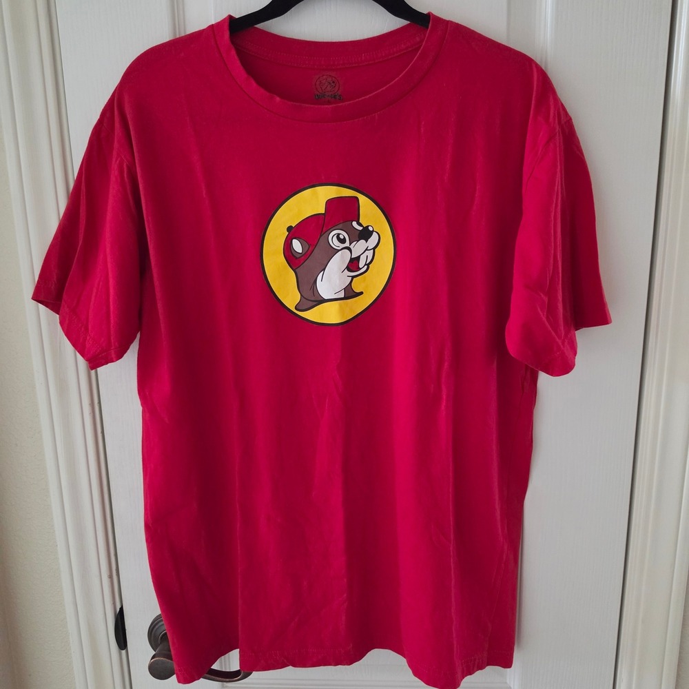 Buc-ee's Mens Graphic T-Shirt Red Short Sleeve Beaver Logo Size Large Cotton